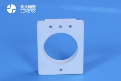 氮化鋁陶瓷和氧化鋁陶瓷的區(qū)別 氮化鋁陶瓷和氧化鋁陶瓷的區(qū)別